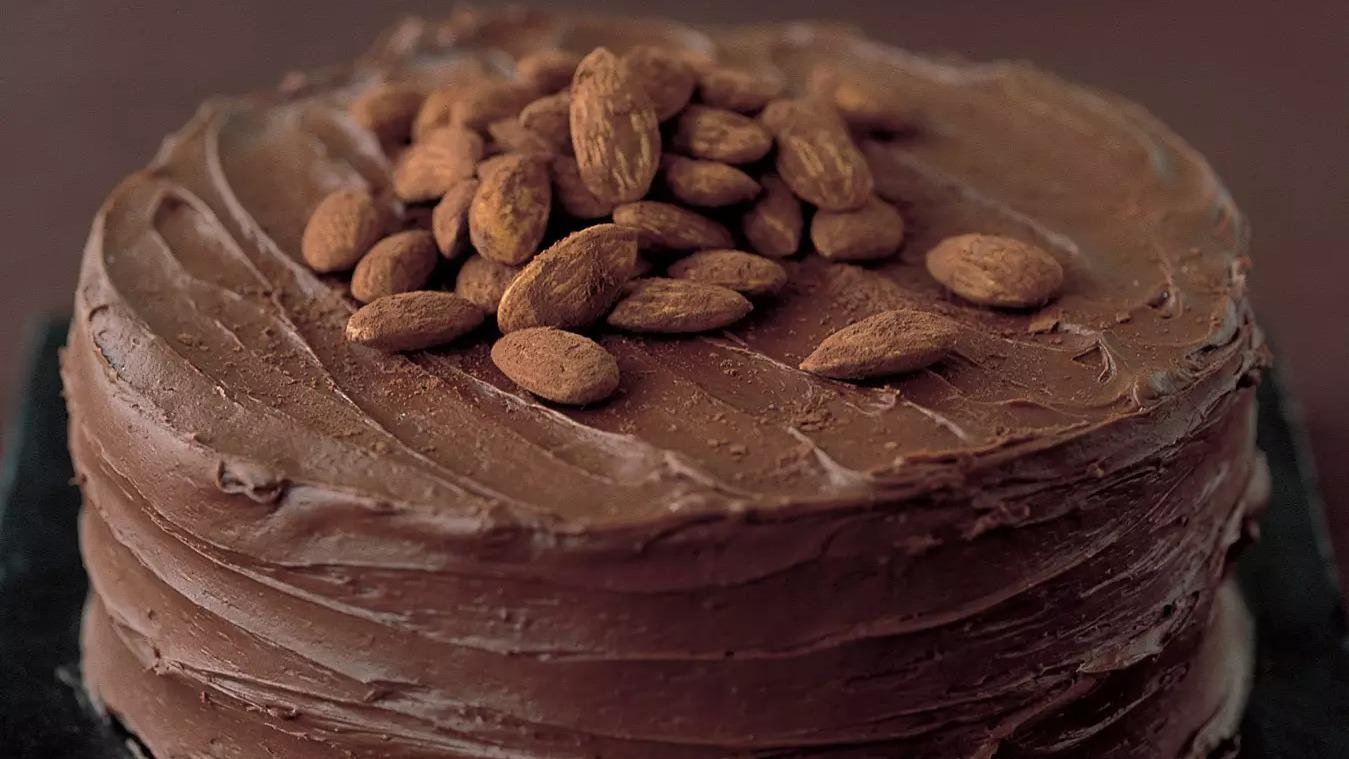 Chocolate Fudge Cake Recipe - Easy Dessert Recipes