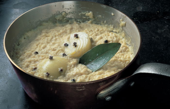 A picture of Delia's How to make bread sauce how to cook guide