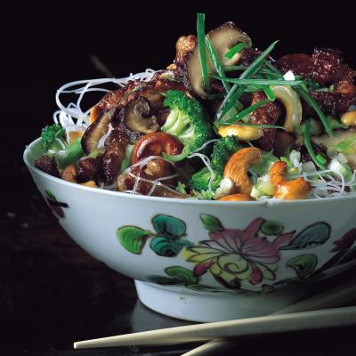A picture of Delia&#039;s Oriental Chicken Stir-fry with Broccoli and Cashew Nuts recipe